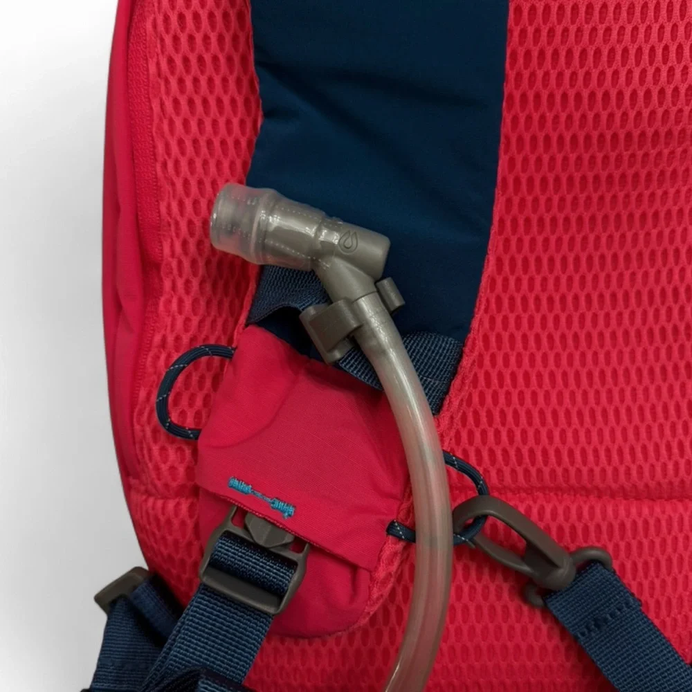 Nathan Hydration Crossbody Bag with SEALED 750mL Water Bladder and Hose